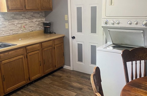 Meador Cabaña | Charming 2-bedroom cottage in Matewan with WiFi and AC