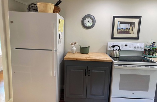 Orleans Cabaña | Charming 2-bedroom cottage in wonderful Barley Neck area of Orleans with WiFi AC