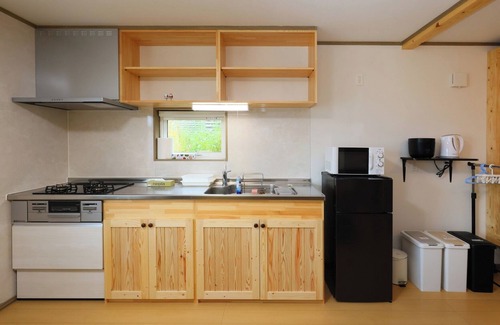 Nakafurano Cabaña | Charming 2-bedroom cottage in awesome 中富良野町 with WiFi, AC