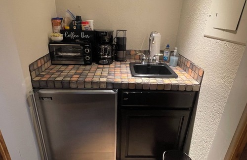 Boerne Casa | Charming 2-bedroom country guest house in beautiful Boerne with many amenities