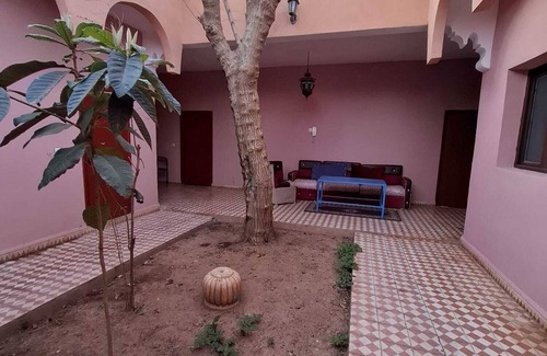 Hivernage Casa | Charming 2-bedroom farmhouse with AC, fibre optics WiFi in lovely Marrakech