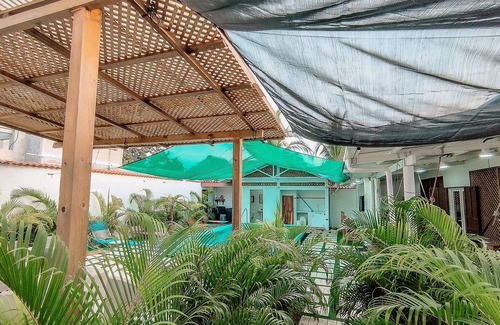 Monterrico Casa | Casa con 2 habitaciónes, WIFI, Piscina, AC y a 1 minuto de playa en carro.