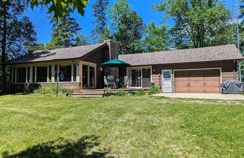 Hackensack Casa | Charming 2-bedroom house on pristine Baby Lake with WiFi in beautiful Hackensack