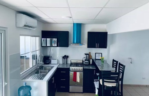Santa Ana Casa | Charming 2-bedroom house with WiFi, AC, hot water in peaceful Santa Ana