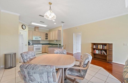 Brunswick Casa | Charming 2-bedroom house on a Pond with Wildlife