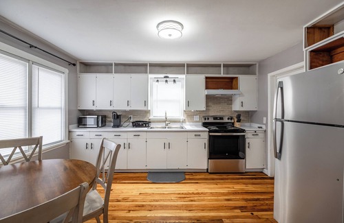 La Crosse Casa | Charming 2-bedroom house in lovely La Crosse, minutes from downtown area