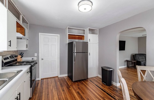 La Crosse Casa | Charming 2-bedroom house in lovely La Crosse, minutes from downtown area