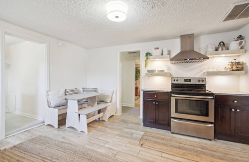 Talbot's Corner Casa | Charming 2-Bedroom House 2-miles to Downtown Nashville!
