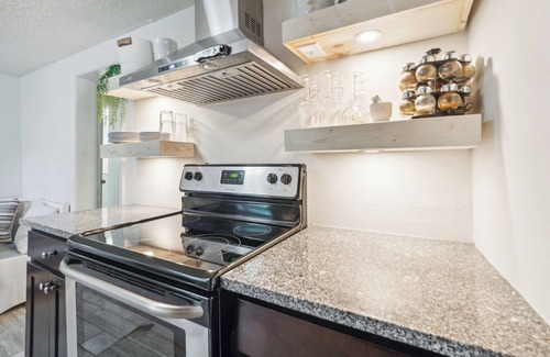 Talbot's Corner Casa | Charming 2-Bedroom House 2-miles to Downtown Nashville!