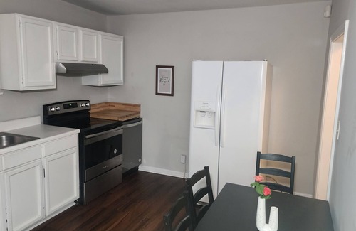 Hadley - Washington Casa | Charming 2-bedroom house with kitchen, near Downtown Nashville