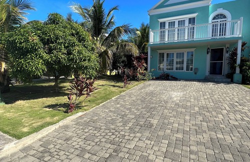 Orange Bay Casa | ENCANTADORA CASA DE 2 DORMITORIOS: 3 CAMAS, DORMIR 1-5, SEGURIDAD LAS 24 HORAS, PISCINA PRIVADA Y PLAYA