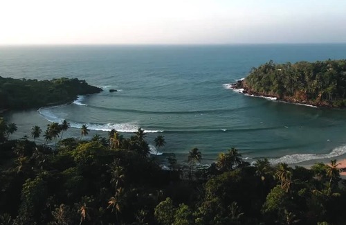 Kathaluwa Casa | Charming 2-bedroom house 700 m to beach with AC, WiFi in welcoming Ahangama