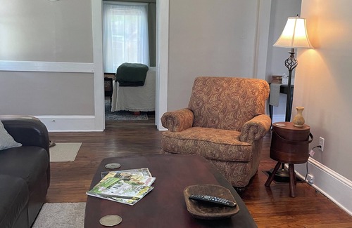 Arapahoe Casa | Charming 2-bedroom house in Arapahoe! Convenient for camps and ferry!