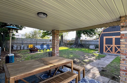 Kenner - Louis Armstrong International Airport Casa | Charming 2-bedroom house with AC, fitness room and WiFi in adorable Metairie