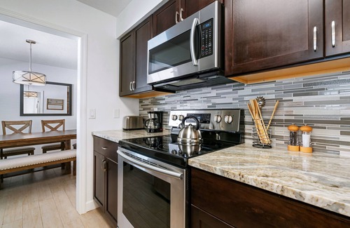 Arlington Park Casa | Charming 2-bedroom house in lovely Sarasota with AC, WiFi