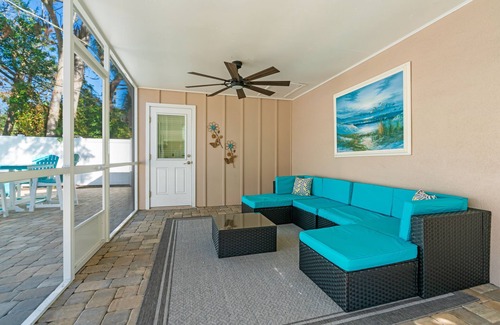 Arlington Park Casa | Charming 2-bedroom house in lovely Sarasota with AC, WiFi