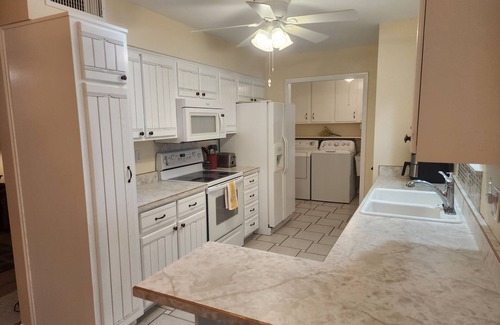 Sun City Casa | Charming 2-bedroom House with WiFi and AZ Room in Fabulous Sun City