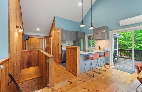 Campton Casa | Charming 2-bedroom house in Waterville Estates-sleeps 8!