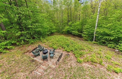 Campton Casa | Charming 2-bedroom house in Waterville Estates-sleeps 8!