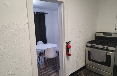 Teaneck Casa | Charming 2-bedroom house in delightful Teaneck with AC, WiFi