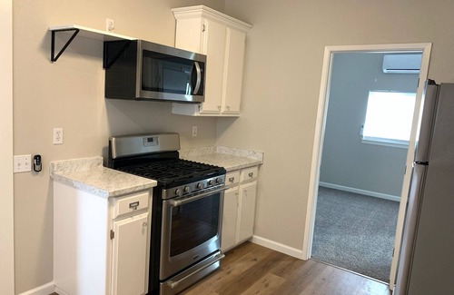 Turlock Casa | Charming 2-bedroom house in beautiful Turlock w/AC, plus near historic downtown