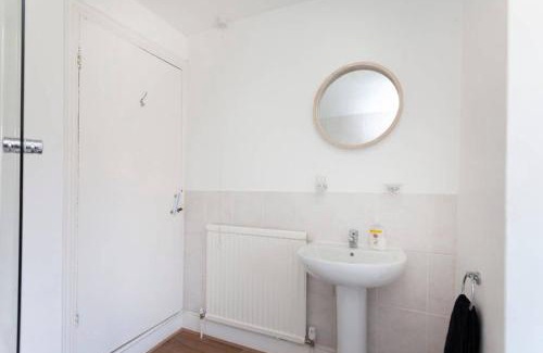 Ibstock Apartamento | Charming 2-Bedroom House Ibstock, Leicester