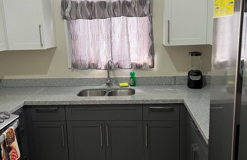 Lucea Casa | Charming 2-bedroom house in marvelous Lucea with WiFi, AC, fitness room
