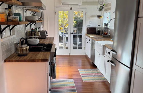 Ojai Casa | Charming 2-bedroom house steps from downtown Ojai.