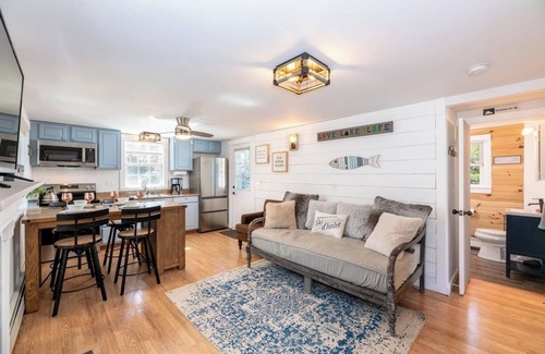 Alton Bay Casa | Charming 2-bedroom house with WiFi and W/D in Alton Bay-10 min to Gunstock