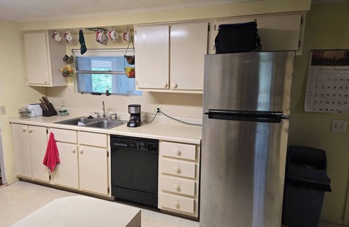 Camden Casa | Charming 2 =bedroom house in wonderful Camden with AC