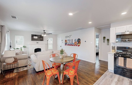 Oak Cliff Casa | Charming 2-bedroom house near Bishop Arts