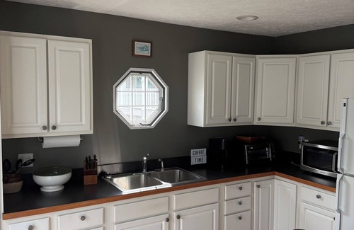 Draper Casa | Charming 2-bedroom house with private dock in Draper Va on Claytor Lake