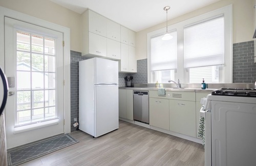 Geneva Casa | Charming 2-bedroom house with WiFi, AC in brilliant Geneva