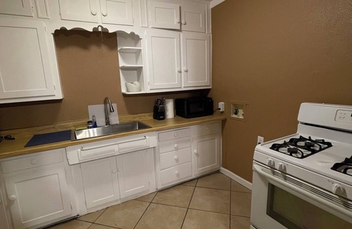 Hobbs Casa | Charming 2-bedroom house in central Hobbs!