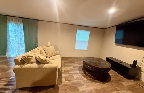 Leland Casa | Charming 2-bedroom house in Leland with WiFi, AC, Laundry
