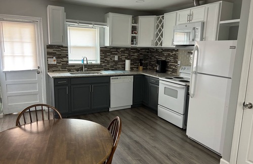 Macon Casa | Charming 2-bedroom house in beautiful Macon with AC, WiFi