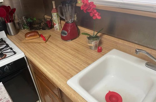 Quincy Casa | Charming 2-bedroom house with WiFi, AC in Quincy. Close to all amenities