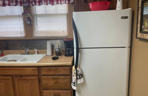Quincy Casa | Charming 2-bedroom house with WiFi, AC in Quincy. Close to all amenities