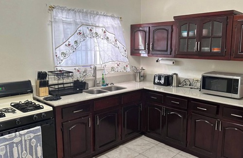 Black River Casa | Charming 2-bedroom house with WiFi, AC in fabulous Black River