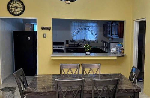 Black River Casa | Charming 2-bedroom house with WiFi, AC in fabulous Black River