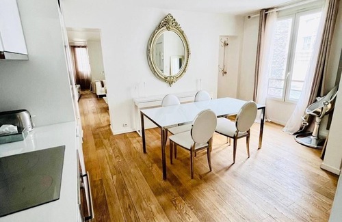 Saint-Vincent-de-Paul Apartamento | Charming 2-bedroom loft in brilliant Paris next to Gare du Nord Montmartre