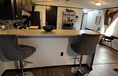 Tipton County Casa | Charming 2-bedroom manufactured Home in Stanton with serene peace.
