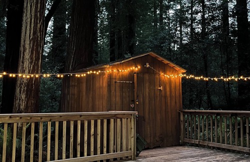 Redway Casa | Charming 2-bedroom modular home in Redway surrounded by State Parks.