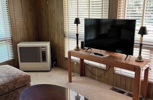Redway Casa | Charming 2-bedroom modular home in Redway surrounded by State Parks.