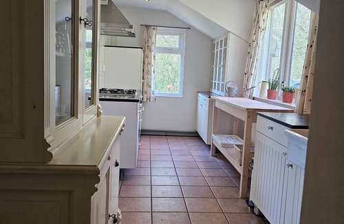 Bellingwolde Casa | Charming 2-bedroom, petfriendly barn in fabulous Bellingwolde with WiFi