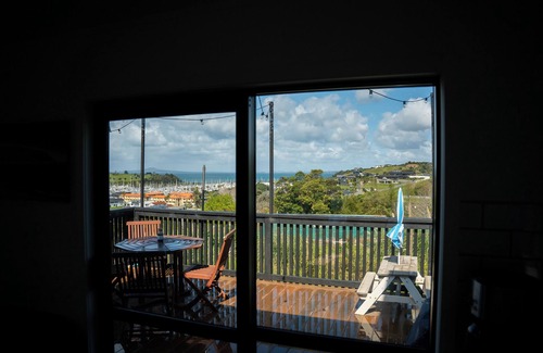 Gulf Harbour Casa | Charming 2-bedroom house in fabulous Whangaparāoa with WiFi, AC