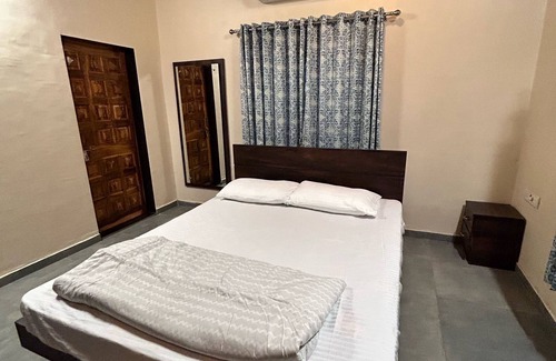 Karjat Complejo | Charming 2-bedroom pet friendly Farmhouse with picturesque surroundings