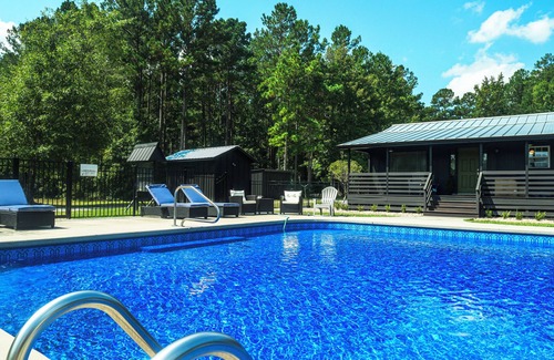 Willard Casa | Charming 2-bedroom pool house on scenic estate - your perfect getaway!