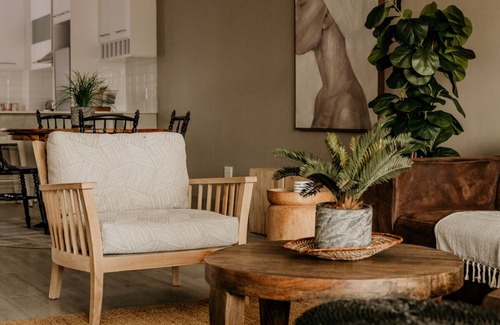 Vineta Apartamento | Charming 2-Bedroom Retreat in the Heart of Swakopmund – Walk to Beach & Cafés!