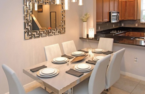 Kissimmee Casa | Charming 2-bedroom Regal Oaks Resort townhome next to Old Town Kissimmee